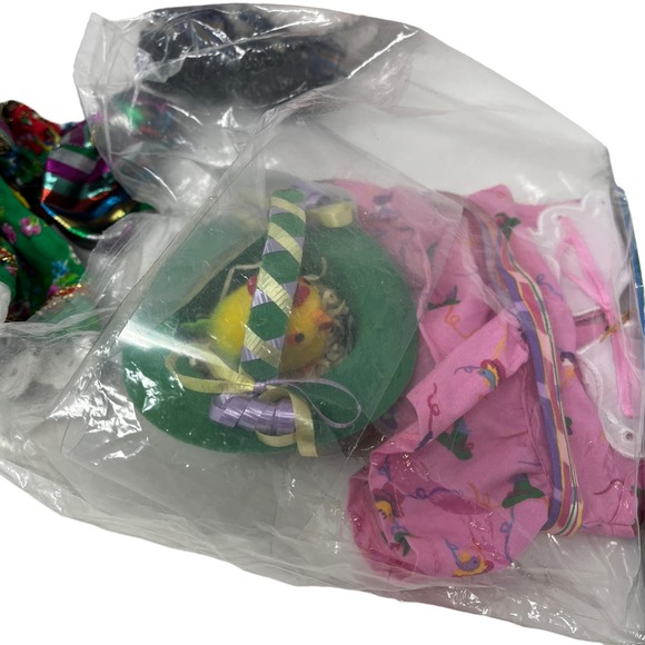 Muffy Vanderbear 8" Santa Claus Bear  + Spring Bonnets & Gypsy Outfits Lot‎ - Picture 8 of 13